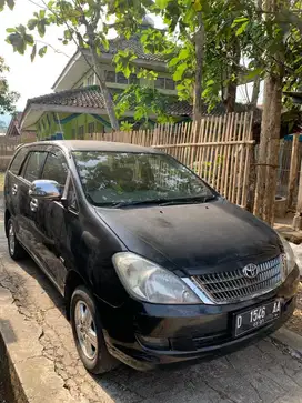 Toyota Kijang Innova 2005 Bensin