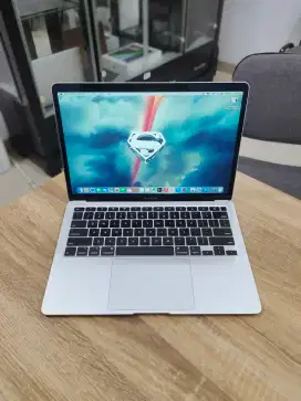 Macbook Air 2020 i3 8/256