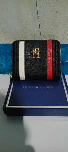 Dompet tommy Hilfiger