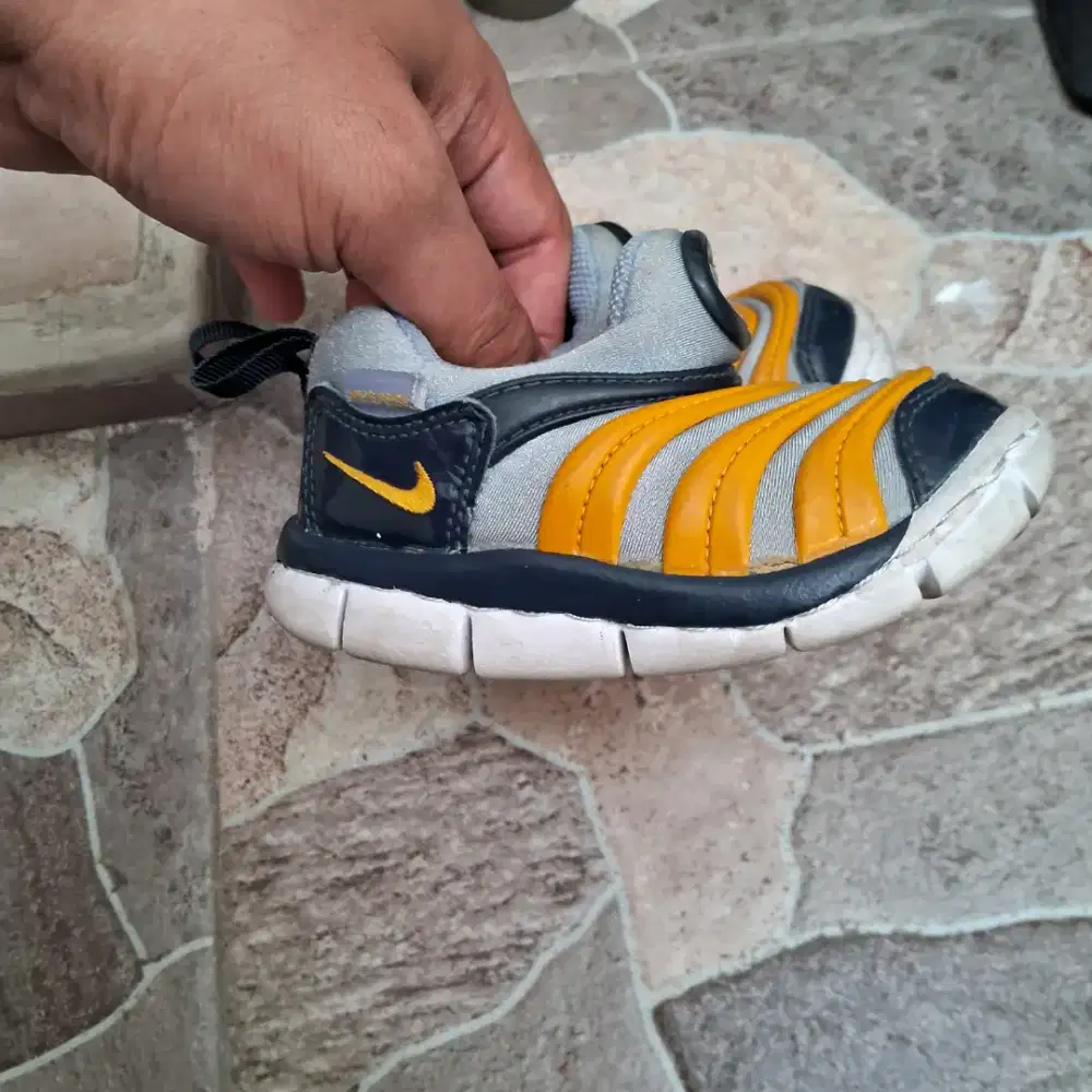 Sepatu nike cipung anak