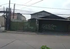 Strategis Nol Jalan Raya !!! Disewakan Gudang Raya Manukan Wetan