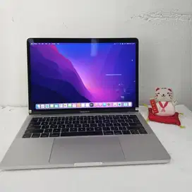 Macbook Pro 2017 core i5-2.3ghz ram 16gb ssd 256gb D-TM