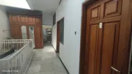 Dijual rumah 2 lantai daerah komersial Pancoran Jakarta Selatan