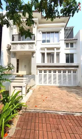 Rumah Crown Golf Mansion 10x33 330m PIK Pantai Indah Kapuk