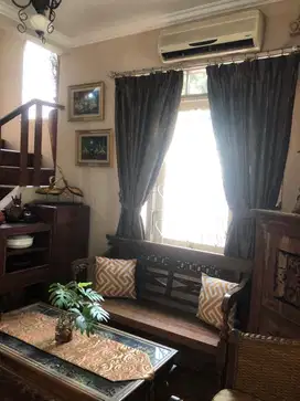 Di Jual rumah 2 lantai di komplek elit Ciputat