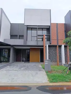 RUMAH BARU BELUM PERNAH HUNI DI SUVARNA SUTERA CLUSTER ALAM SIGNATURE