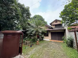 Di Jual rumah 2 lantai daerah Sawah Lama,Ciputat,tangsel semi furnish