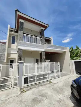 RUMAH MEWAH HARGA MURAH SOLO COLOMADU