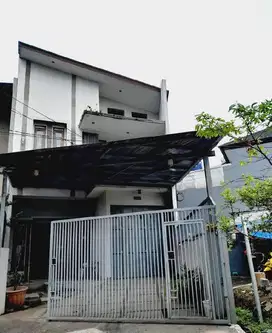Dijual Rumah 2 Lantai Siap Huni Di Taman Mekar Utama