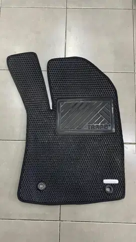 KARPET FORTUNER GR 2022 UP MERK TRAPOHEX LIKE NEW 1 set