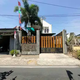 Rumah Murah 2LT Siap Huni Lokasi Strategis Di Sangkrah KecPasar Kliwon