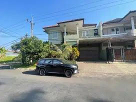 Rumah Mewah Jalan Boulevard Bukit Dieng Kota Malang
