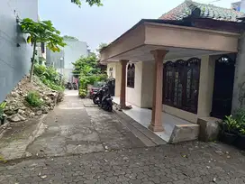 DIJUAL RUMAH LAMA 1 LANATAI DI CIGANJUR
