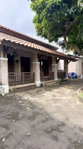 Rumah Siap Huni Halaman Luas, Akses Jalan 2 Mobil S8805