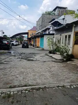 Dijual 2 unit rumah gandeng daerah titi kuning