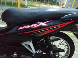 Revo X thn 2018 istimewa mulus mesin halus AD Sukoharjo pajak panjang