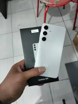 Samsung s24 8/512 second