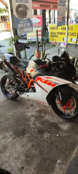 Jua cepat KTM RC200 2017 TT ajukan
