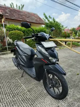 HONDA BEAT DELUXE CBS ISS TIPE TERTINGGI 2023/2024 HITAM (GRESS)
