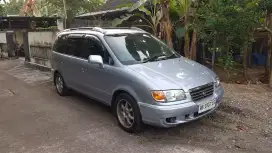 Hyundai Trajet 2.0 G manual