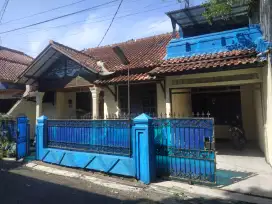 Rumah bagus nyaman strategis cocok untuk keluarga besar dekat stasion