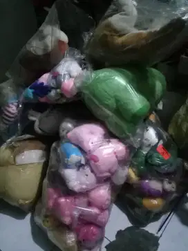 Boneka besar Dan Kecil