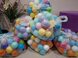 Mainan bola di jual kondisi sperti baru karena jarang di pakai