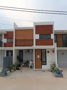 Rumah baru dalam komplek akses mobil bebas banjir