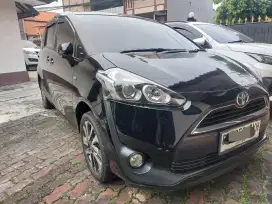 Toyota sienta V MT km 34000