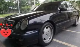 Mercedes-Benz E260 2002 Bensin