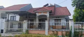 Jual Rumah di Bulevar hijau nan huk siap huni (B1098)