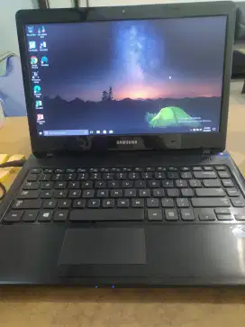 Di jual Laptop Samsung NP 355E4X