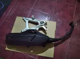 Knalpot+arm Vario 160 ABS