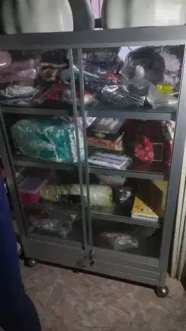 dijual etalase 1 meter