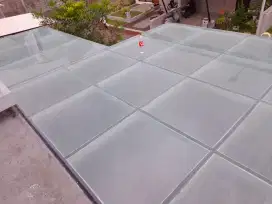 Kanopi kaca perumahan mewah