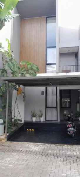 DISEWAKAN RUMAH FULL FURNISH