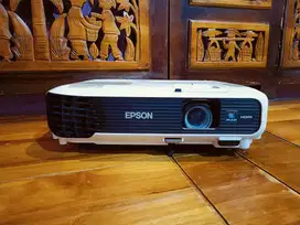 LCD Proyektor Epson Eb-X04 Normal Warna Tajam