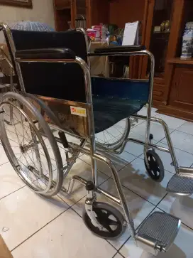 Kursi Roda Wheelchair