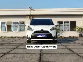 Toyota Sienta 1.5 V CVT 2018