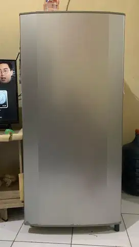 Lemari 1 pintu LG