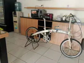 Di kasih bos jual aja sepeda lipat uk 20 LE AZZURRI ITALIA hii-ten
