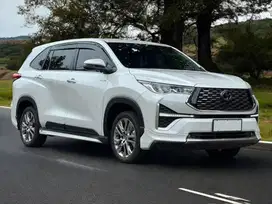 Toyota Innova Zenix Q Hybrid TSS Modelista At 2024 km +/- 6.000