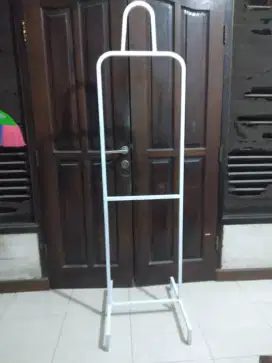 STAND HANGER GANTUNGAN BAJU DRESS