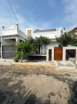 Rumah besar kranggan permai baru renovasi luas mewah di kawasan elite