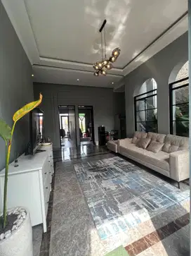 Dijual Rumah Dan Ruang Usaha Strategis Di Sayap BKR Buah Batu Bandung