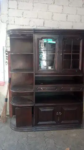 Di jual lemari kayu jati lama