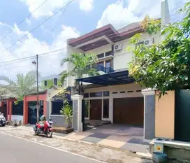 Rumah 2 lantai fresh lingkungan tertata di solo kota