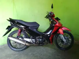 Sepeda motor suzuki smash titan