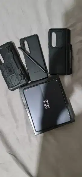 Samsung Z Fold 4 12/512 Garansi resmi