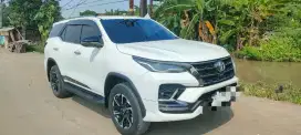 Dijual cepat VRZ 2.8 GR 2022 putih !!